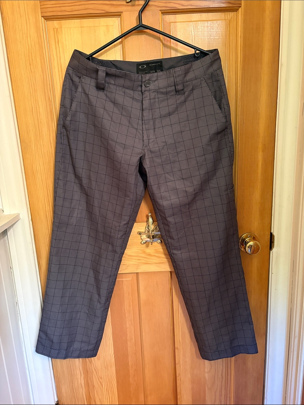 Oakley Men's Gray Plaid Chinos